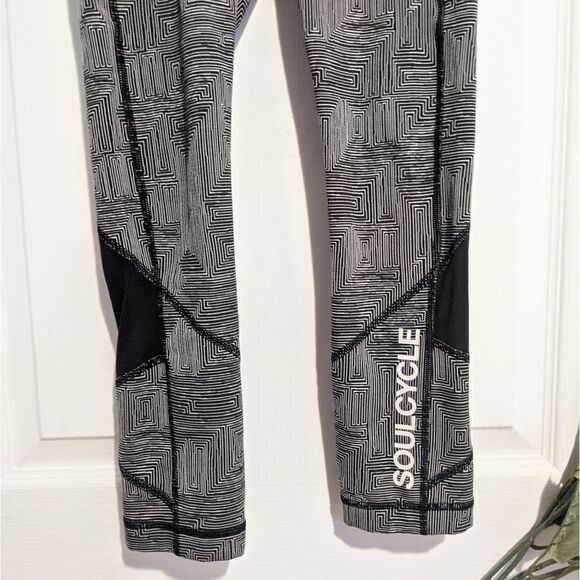 Lululemon X Soulcycle Pace Rival Crop Leggings Size 2 - Picture 3 of 9